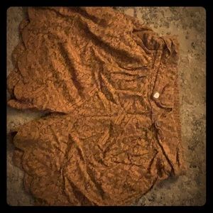 Brown detailed shorts